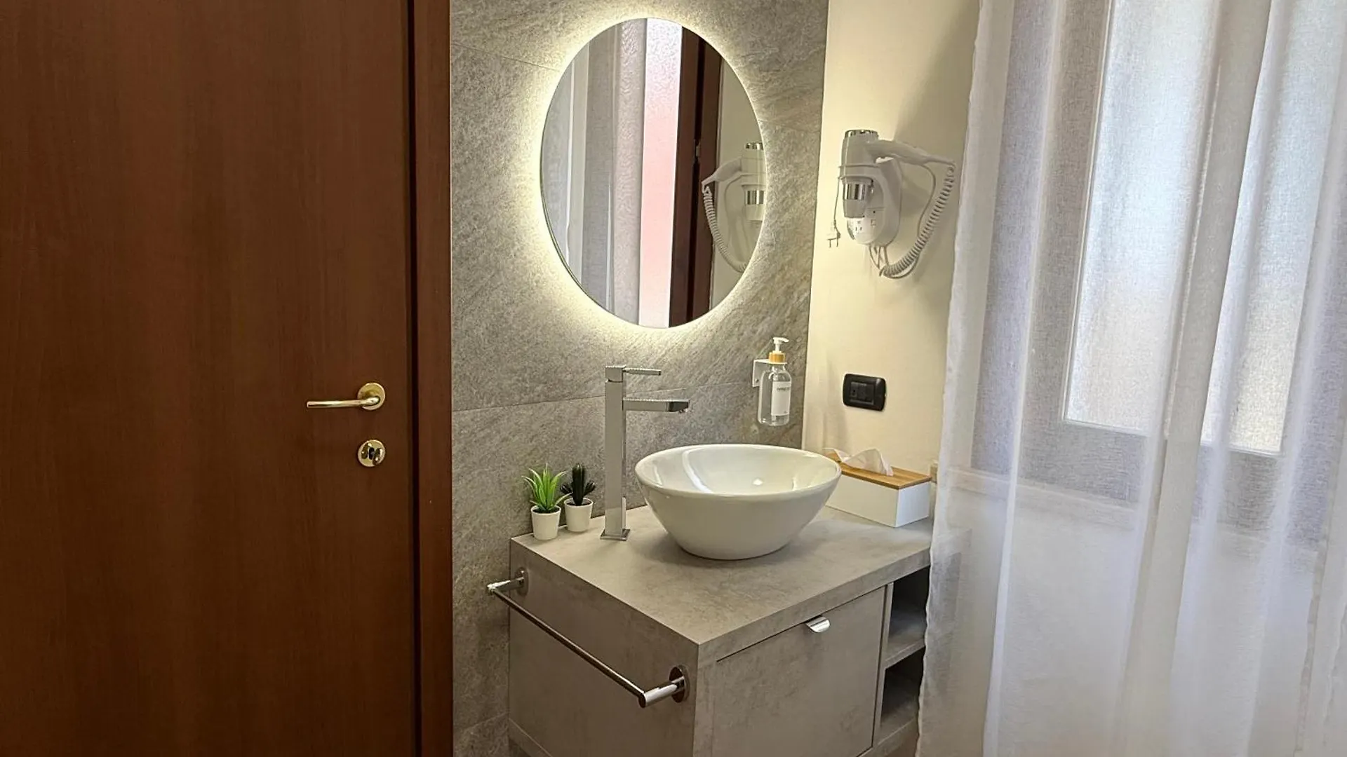 Prestige Apartments - Blue Serenity Werona 0*,